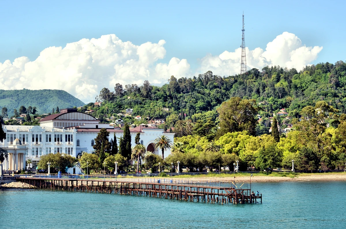 Из Сочи в восточную Абхазию: Сухум и термальный источник Кындыг — фото 4