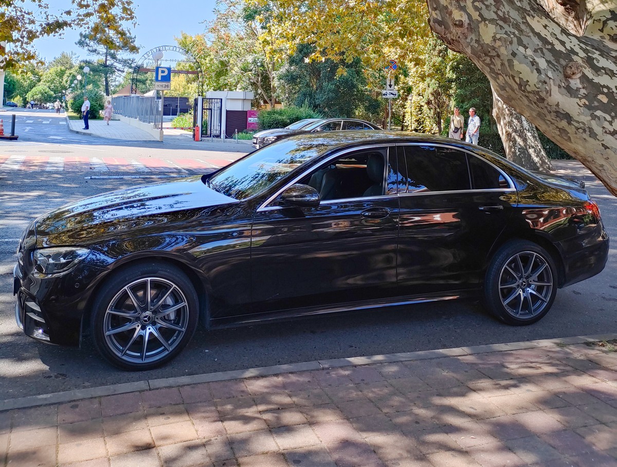 Трансфер из аэропорта в Сочи на автомобиле Mercedes-Benz E-Class — фото 8