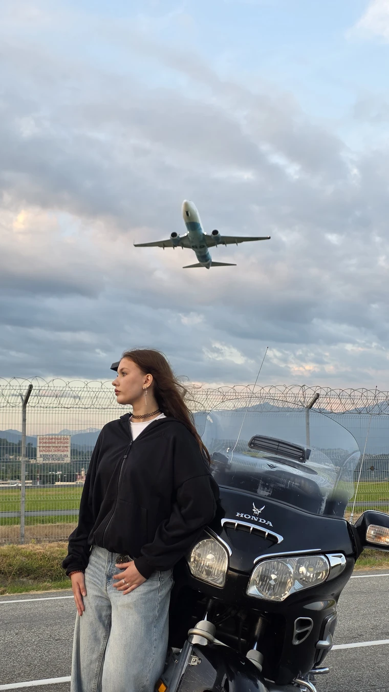 Мото-трансфер из Сириуса к самолётам: крылья над головой — фото 2